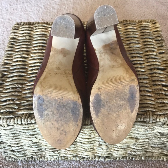 Guess Brown Platform Bootie - 8M - Picture 4 of 6